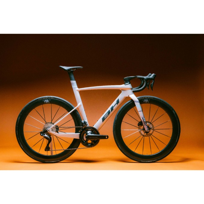 BH - AEROLIGHT 8.0 LA806 BH - AEROLIGHT 8.0 LA806