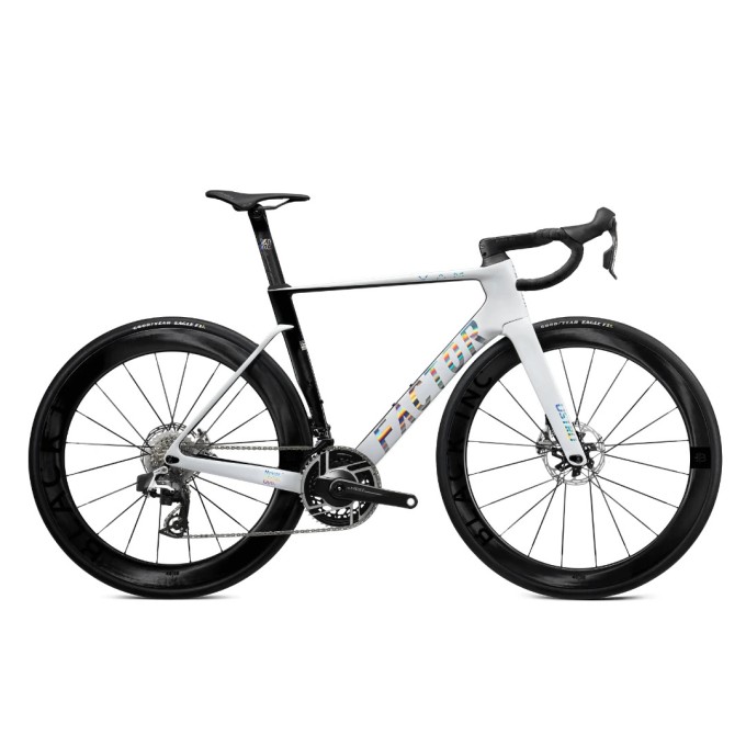 FACTOR - OSTRO VAM - SRAM Red with Power Meter FACTOR - OSTRO VAM - SRAM Red with Power Meter